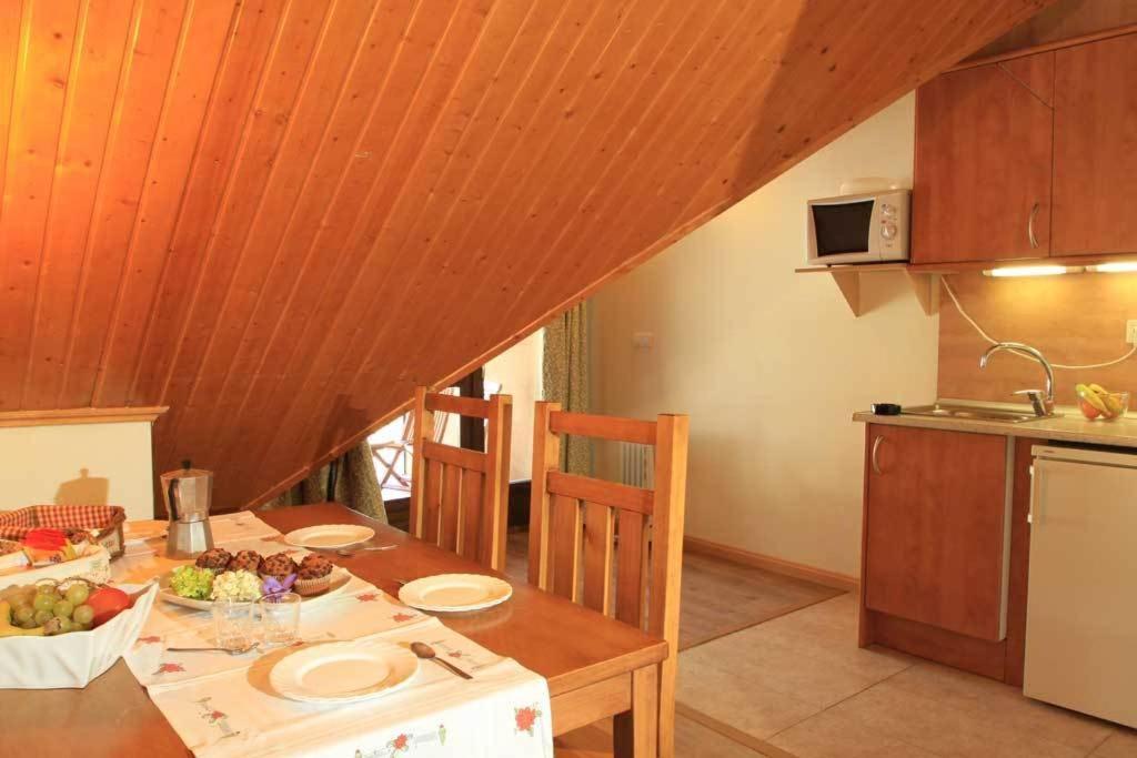 Aparthotel Sarrato Sallent De Gallego Exterior photo