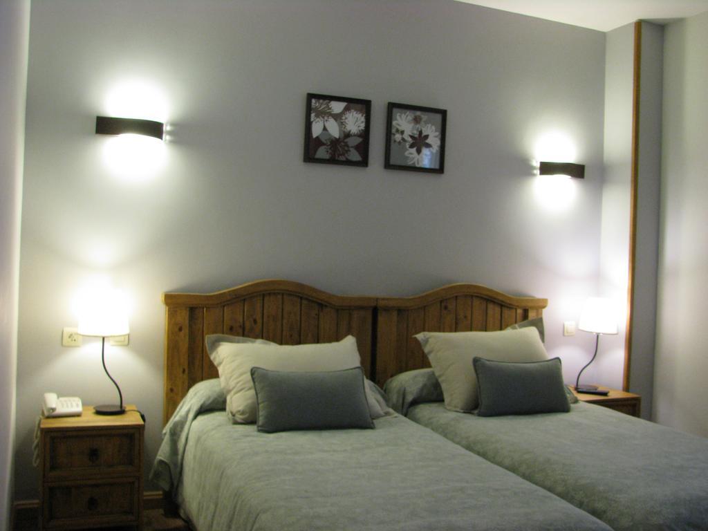 Aparthotel Sarrato Sallent De Gallego Exterior photo