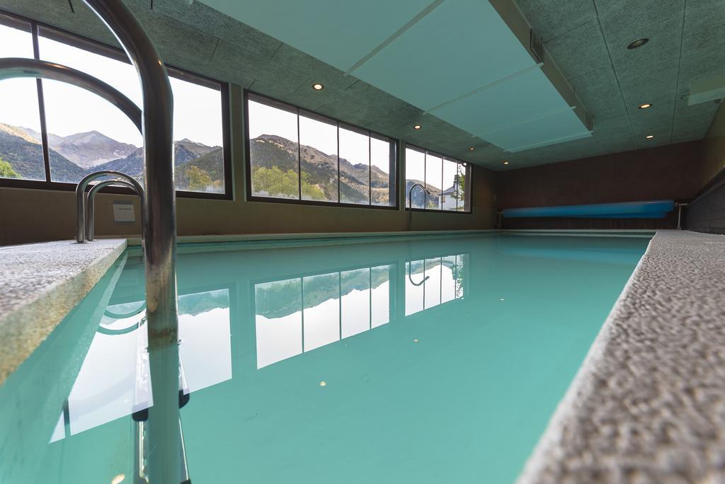 Aparthotel Sarrato Sallent De Gallego Exterior photo